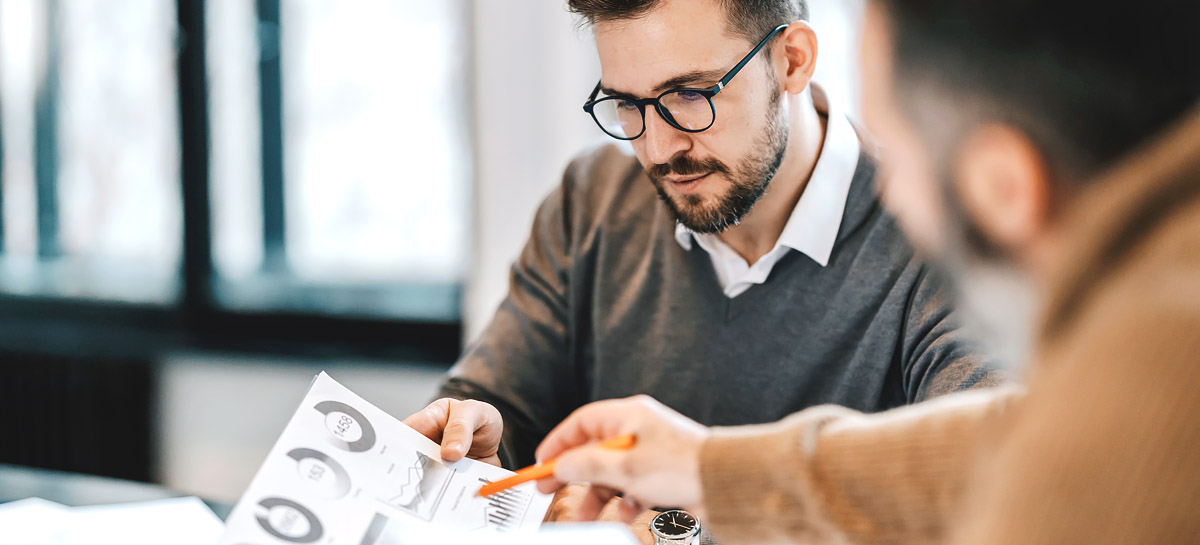 HR Newsletter: Different Types of Raises and How to Communicate Them With Employees