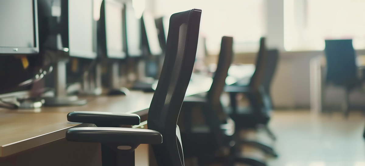 HR Newsletter: Employee Compensation & Benefits During Layoffs and Furloughs